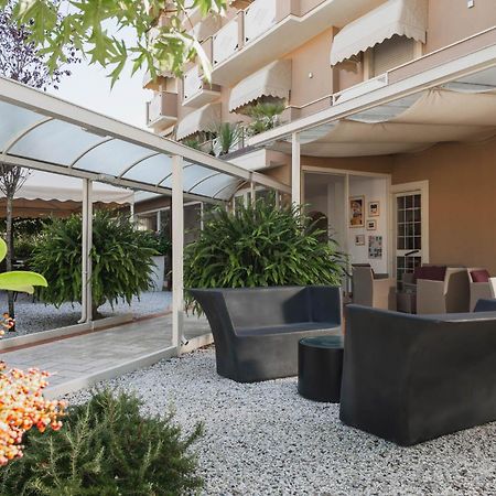 Hotel Azzurra Marina di Pietrasanta Exterior photo